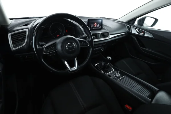 Mazda 3 (2018) — foto 2 van 16
