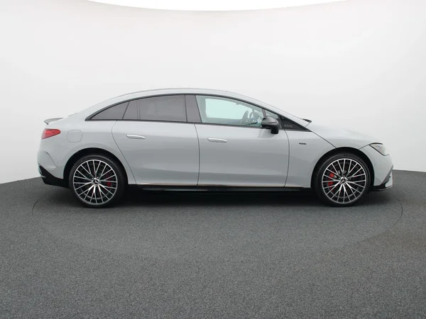 Mercedes-Benz EQE (2025) — foto 30 van 33