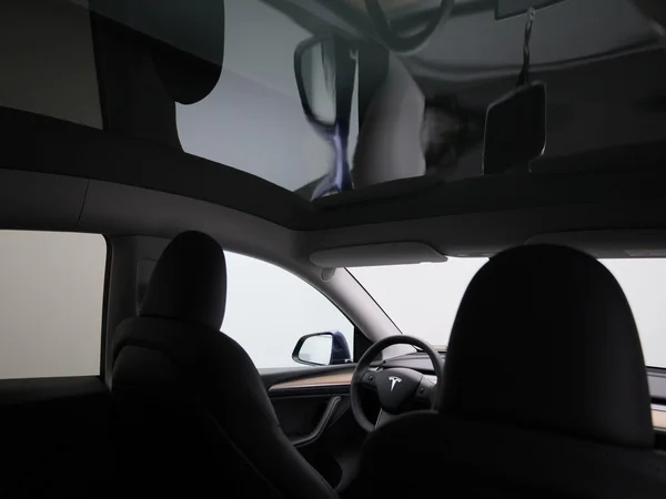 Tesla Model Y (2023) — foto 8 van 52