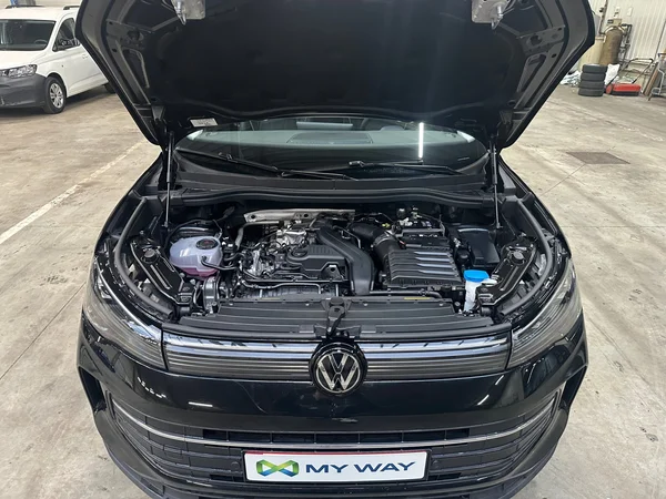 VOLKSWAGEN Tiguan (2026) — foto 13 van 15