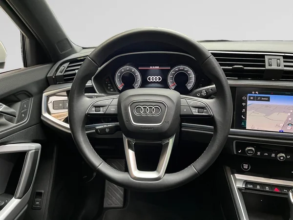 AUDI Q3 Sportback (2024) — foto 18 van 20