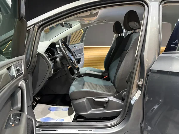 Volkswagen Golf (2020) — foto 26 van 28