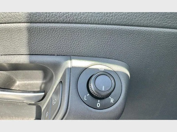 Volkswagen Polo (2017) — foto 19 van 26
