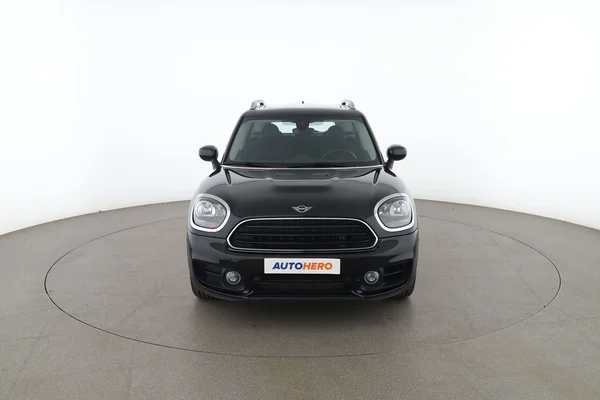 MINI Countryman (2019) — foto 15 van 16