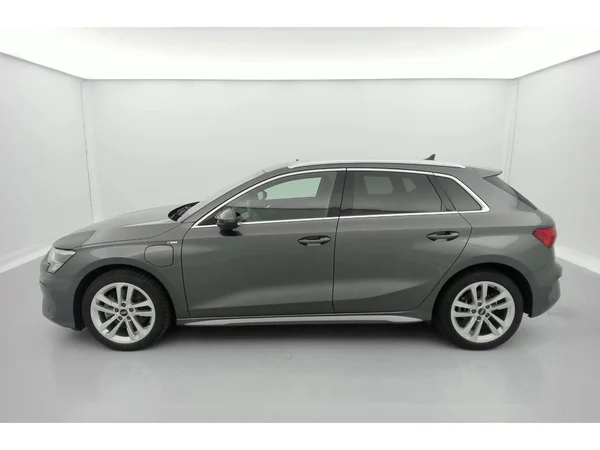 AUDI A3 Sportback PHEV (2022) — foto 33 van 37