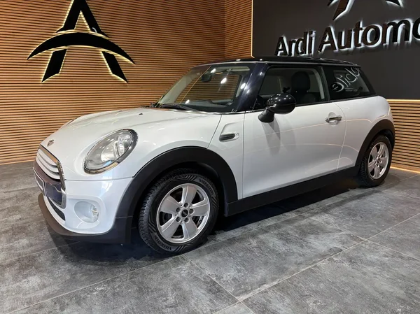 Mini Cooper (2014) — foto 9 van 19