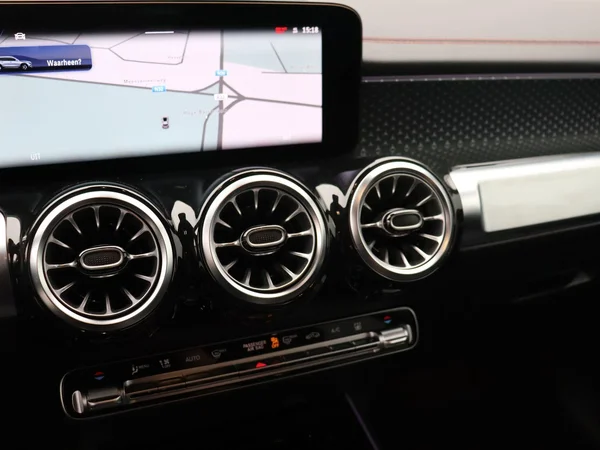 Mercedes-Benz EQB (2025) — foto 5 van 28