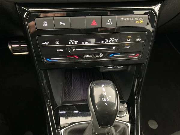 VOLKSWAGEN T-Cross (2025) — foto 11 van 35