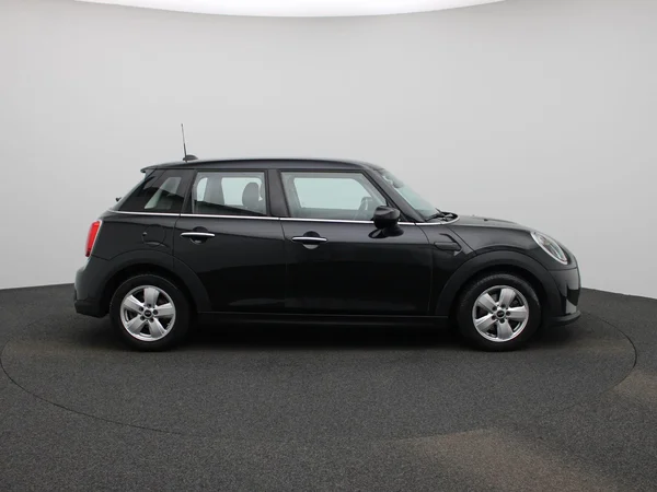 MINI Cooper (2023) — foto 37 van 40