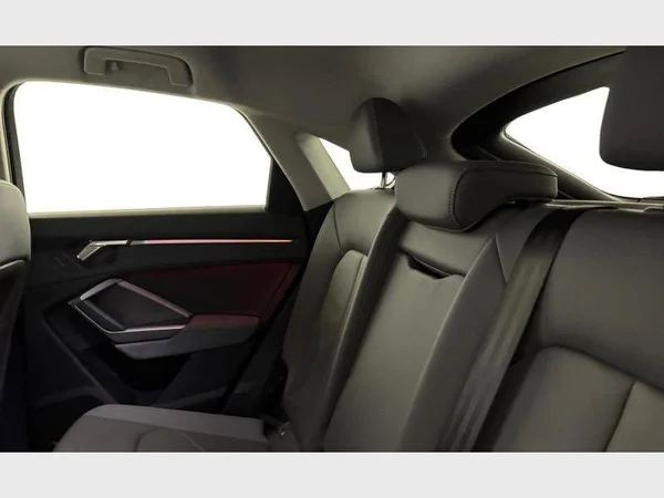 Audi Q3 Sportback (2023) — foto 2 van 15