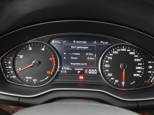 Audi Q5 (2017) — foto 7 van 28
