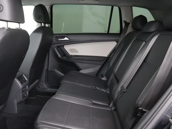 VOLKSWAGEN Tiguan (2019) — foto 5 van 28