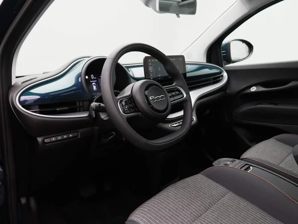Fiat 500e (2022) — foto 21 van 36