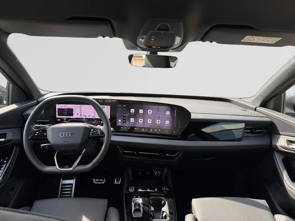 AUDI Q6 e-tron (2026) — foto 13 van 16