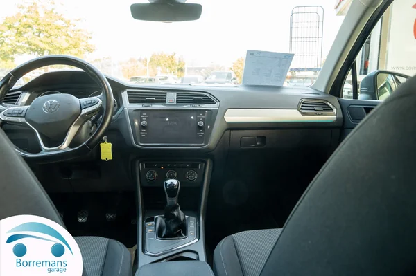 Volkswagen Tiguan (2021) — foto 12 van 39