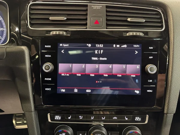 VOLKSWAGEN Golf VII GTI (2019) — foto 5 van 23