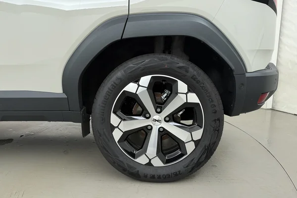 Dacia Duster Hybrid (HEV) (2026) — foto 13 van 16