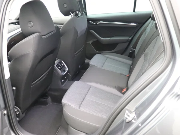SKODA Octavia Combi (2025) — foto 4 van 27