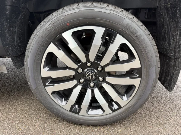 VOLKSWAGEN Amarok Double Cab (2026) — foto 14 van 22