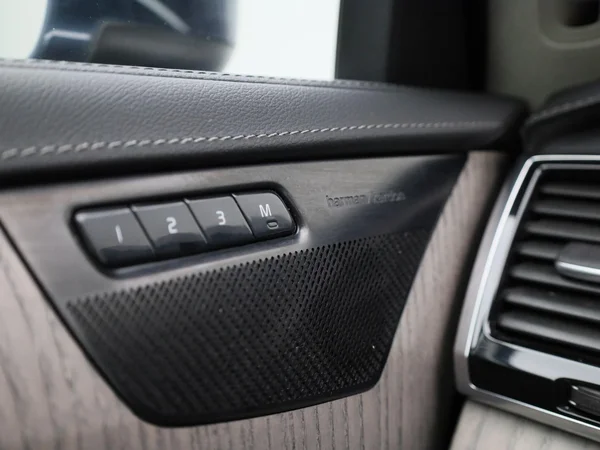 Volvo XC90 (2022) — foto 26 van 49