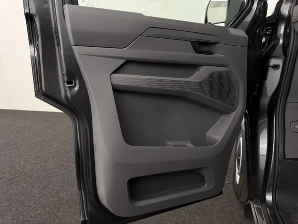 VOLKSWAGEN Transporter T7 32 Combi Lwb (2025) — foto 7 van 18