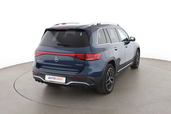 Mercedes-Benz Eqb (2022) — foto 12 van 16
