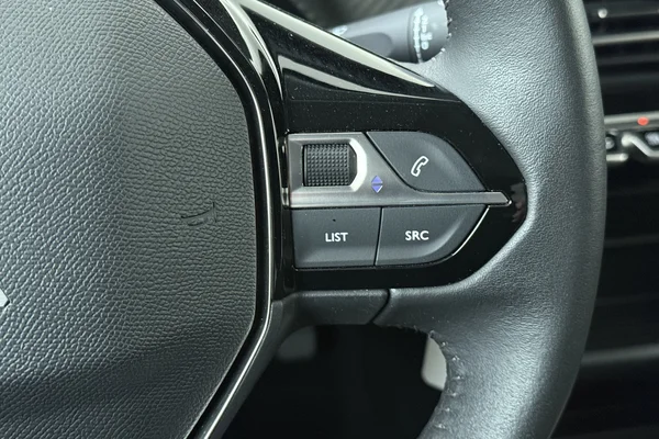 Peugeot 208 (2023) — foto 6 van 19