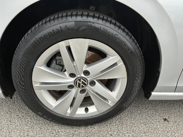 VOLKSWAGEN Golf VIII (2021) — foto 21 van 24