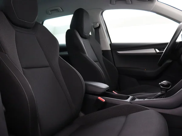 SKODA Karoq (2025) — foto 18 van 18