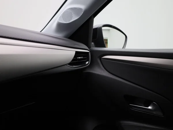 Opel Corsa (2022) — foto 18 van 36