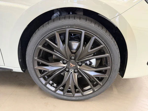 CUPRA Leon ST e-Hybrid (PHEV) (2026) — foto 4 van 24