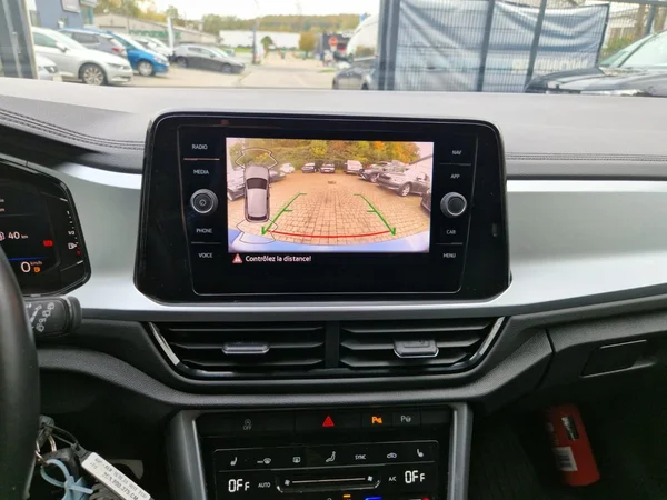 VOLKSWAGEN T-Roc (2023) — foto 15 van 27