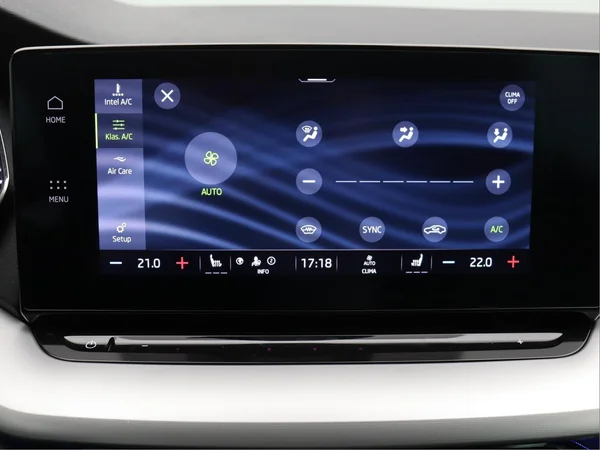 SKODA Octavia Combi (2024) — foto 15 van 17
