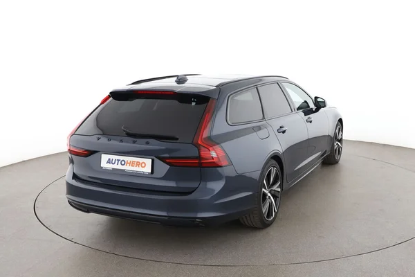 Volvo V90 (2021) — foto 12 van 16