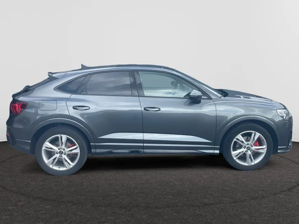 AUDI Q3 Sportback (2025) — foto 18 van 21
