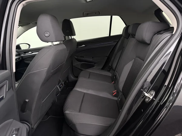 VOLKSWAGEN Golf (2022) — foto 5 van 28