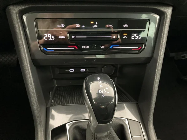 VOLKSWAGEN Tiguan (2022) — foto 20 van 36