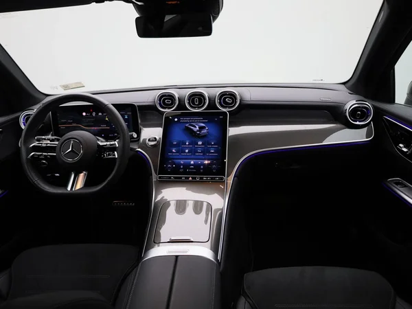 Mercedes-Benz GLC (2025) — foto 37 van 46