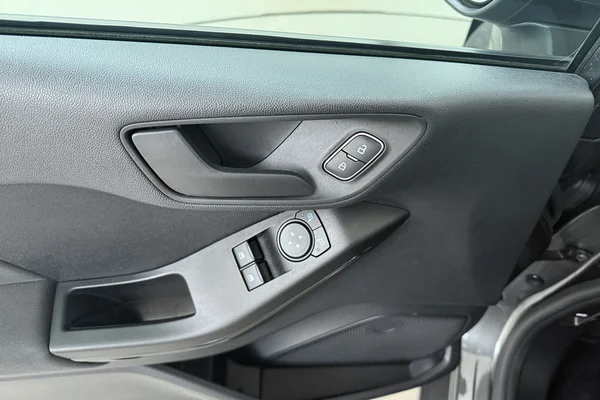 Ford Fiesta (2023) — foto 8 van 17
