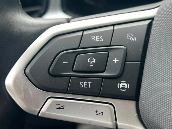 VOLKSWAGEN T-Roc (2022) — foto 6 van 26