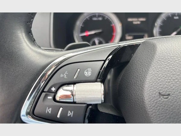Skoda Karoq (2022) — foto 13 van 24