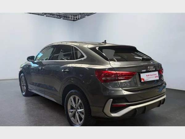 Audi Q3 Sportback (2021) — foto 22 van 25