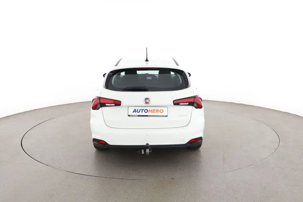 Fiat Tipo (2019) — foto 11 van 16