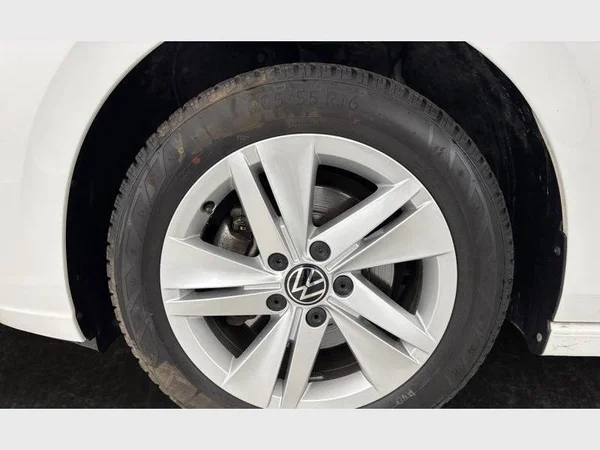 Volkswagen Golf VIII (2020) — foto 14 van 15