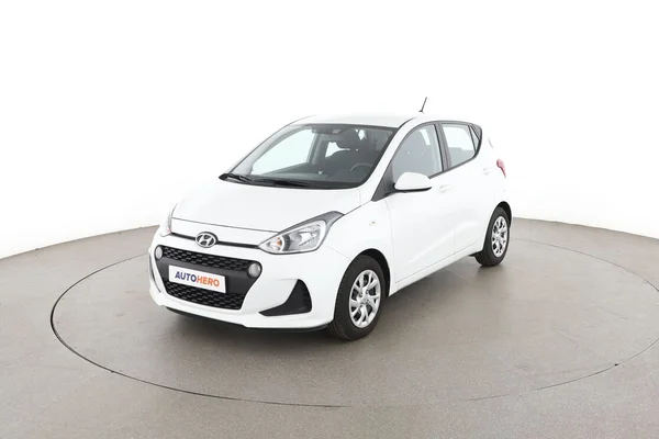 Hyundai i10 (2019) — foto 1 van 16