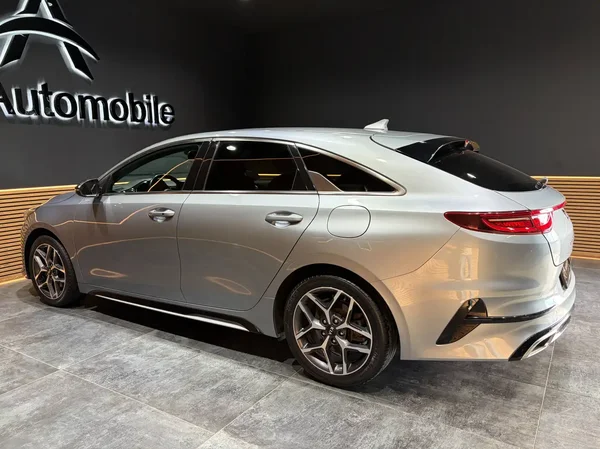 Kia Proceed (2020) — foto 18 van 26