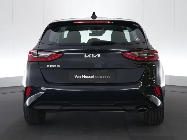 Kia cee'd (2024) — foto 17 van 21