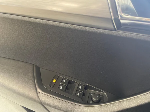 SKODA Karoq (2022) — foto 2 van 21