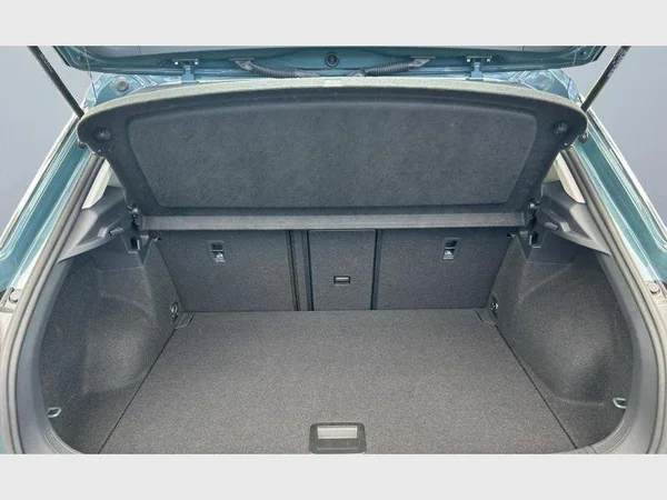 Volkswagen T-Roc (2022) — foto 21 van 29