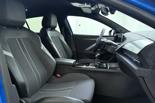 Opel Astra (2024) — foto 16 van 18